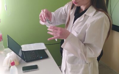 🔬 От училищната скамейка до лабораторията – вдъхновяваща среща с химията!⚗️